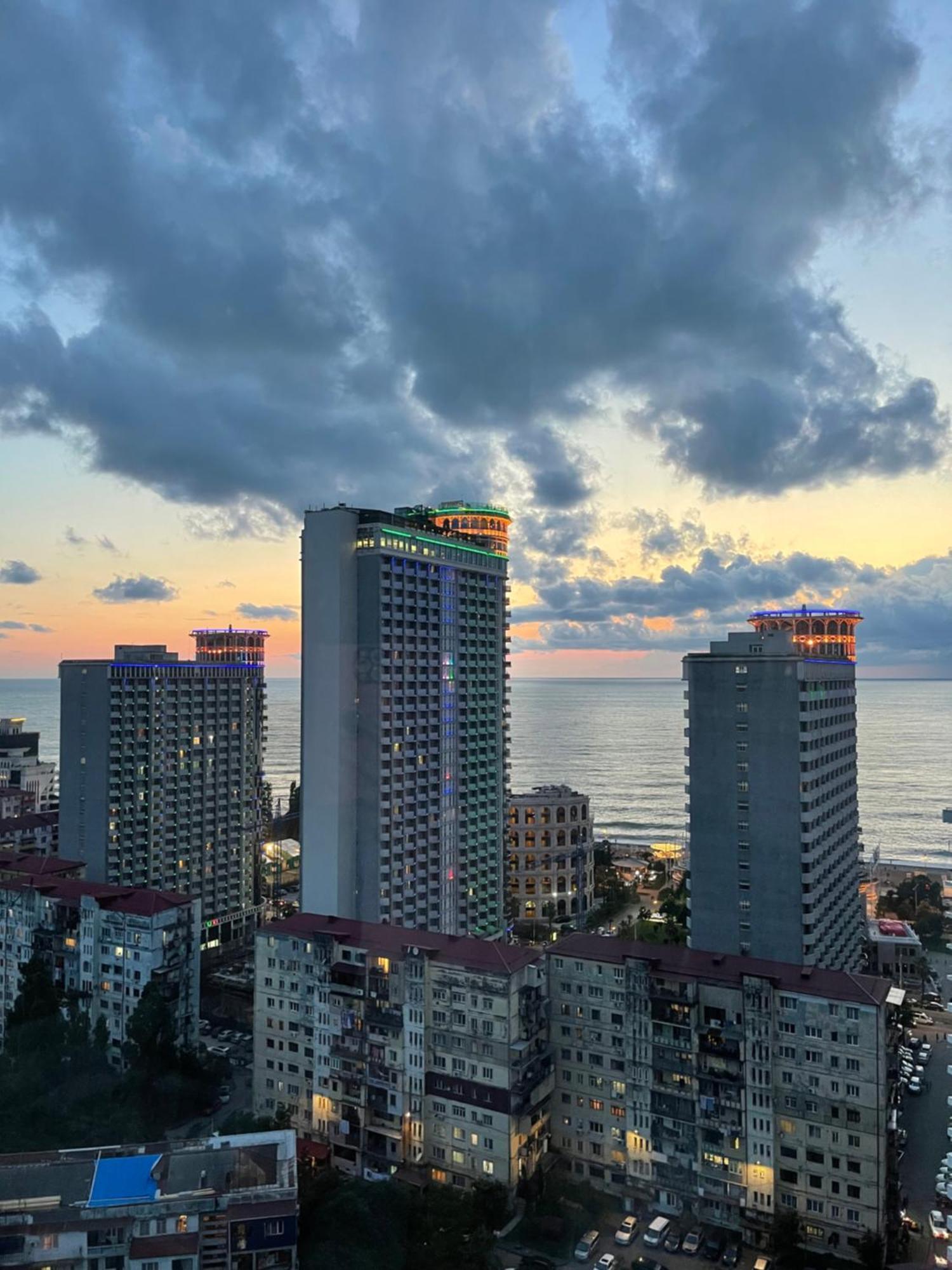 Apartamento Green House Batumi Exterior foto